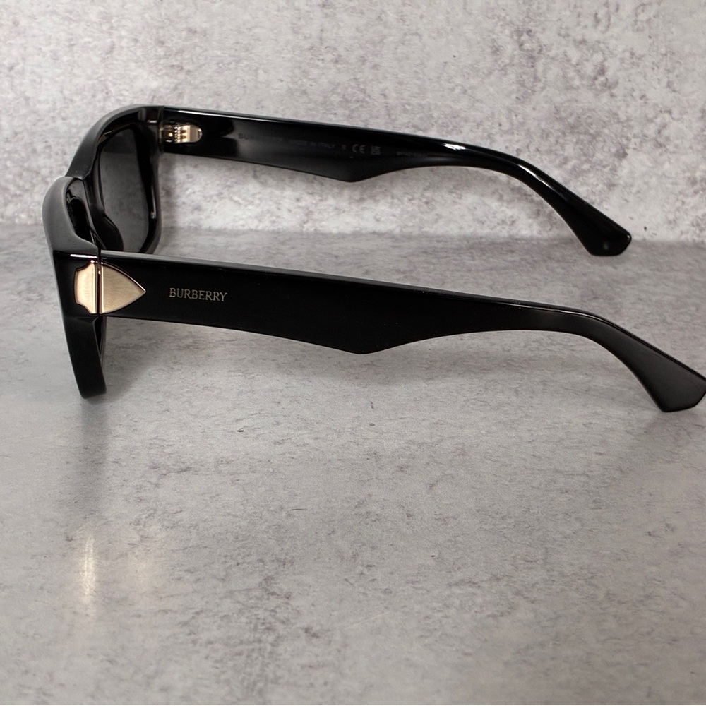 Burberry BE4443 3001/87 Black Rectangular Sunglasses 55□20 – New - Picture 6 of 11
